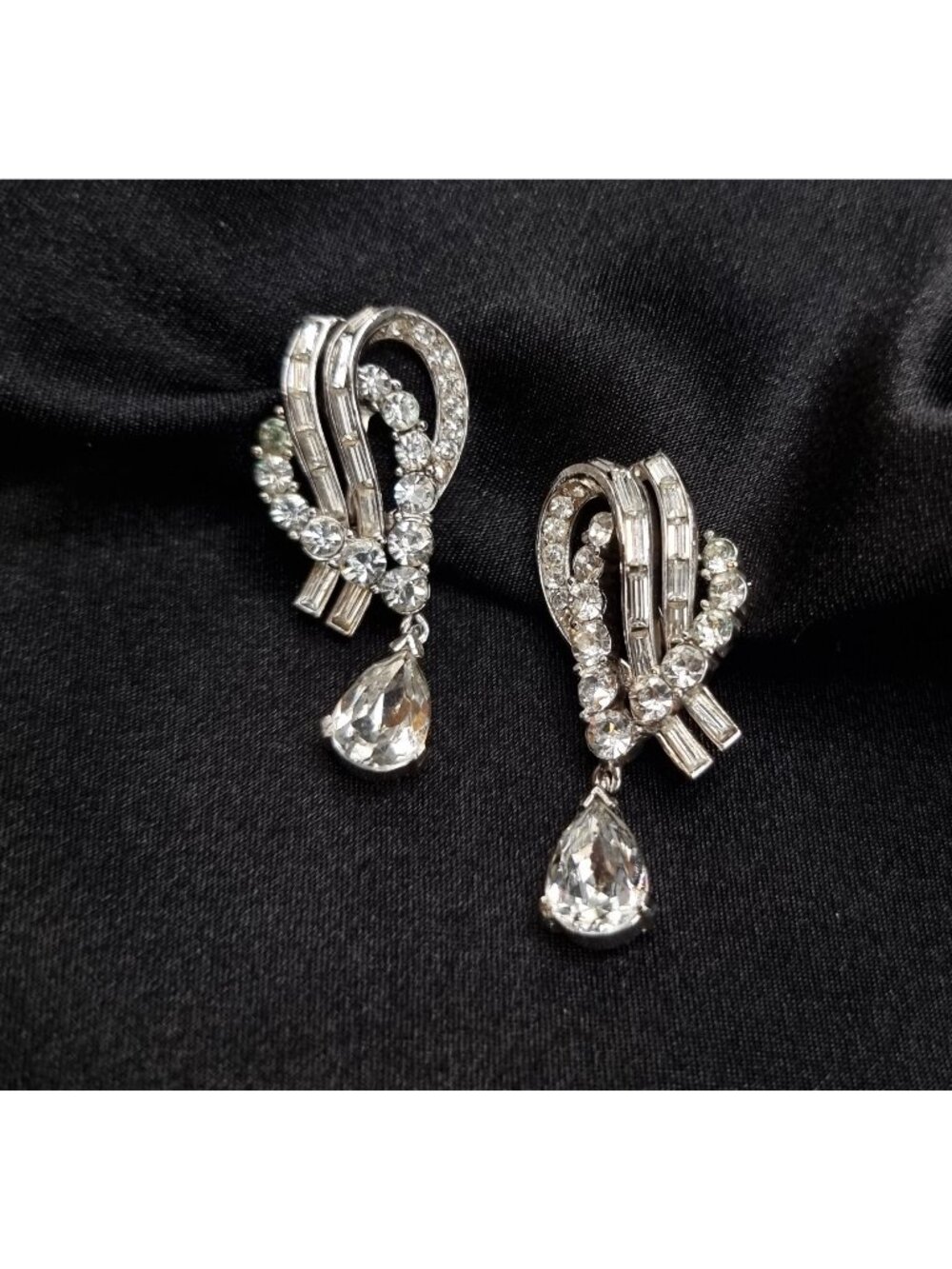 Rare Find 1950's TRIFARI Signed Alfred Philippe Rhinestone Clip-On Earrings